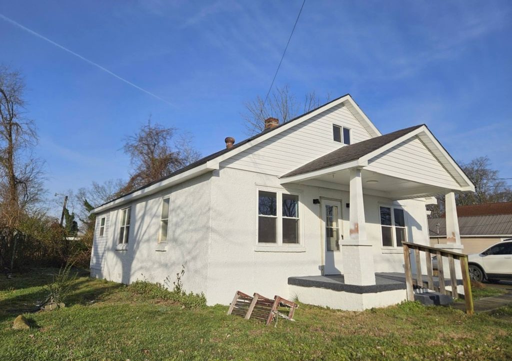 386 N Blakemore Ave, Gallatin, TN 37066