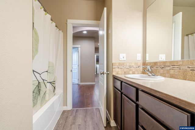 2644 NW Kingston Wy, Albany, OR 97321