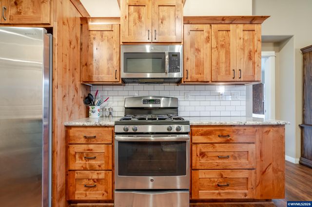 2644 NW Kingston Wy, Albany, OR 97321