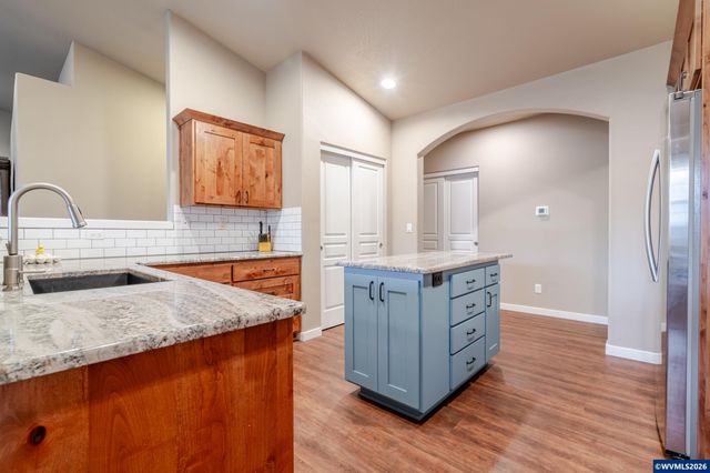 2644 NW Kingston Wy, Albany, OR 97321