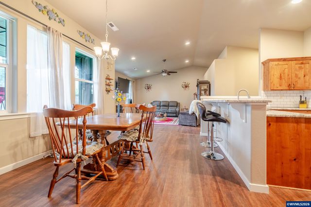 2644 NW Kingston Wy, Albany, OR 97321