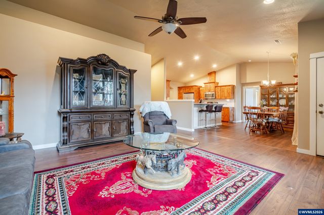 2644 NW Kingston Wy, Albany, OR 97321