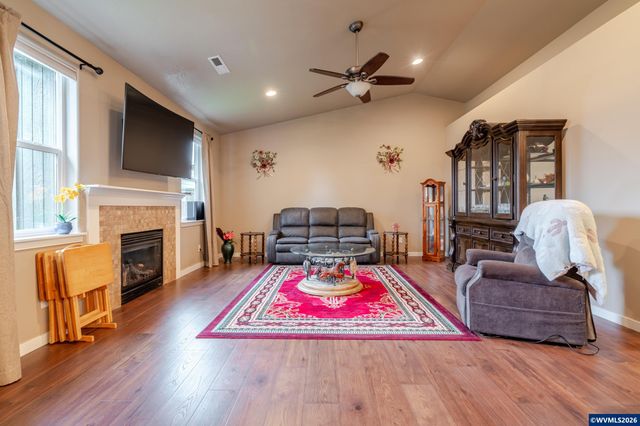 2644 NW Kingston Wy, Albany, OR 97321