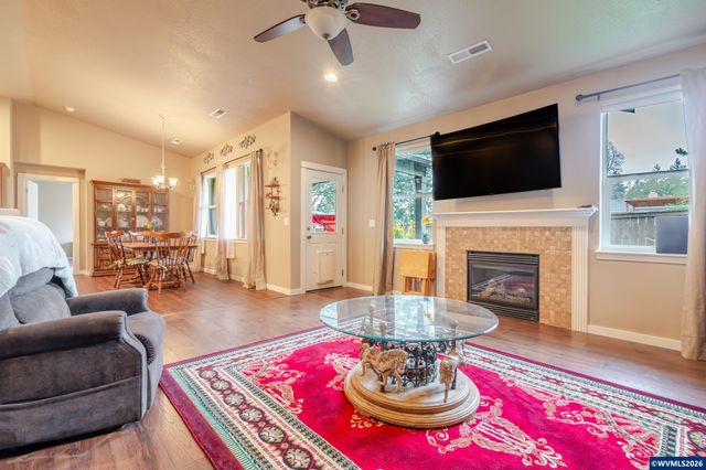 2644 NW Kingston Wy, Albany, OR 97321