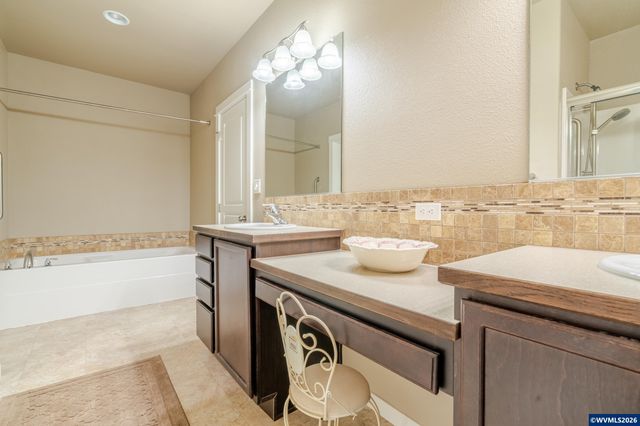 2644 NW Kingston Wy, Albany, OR 97321