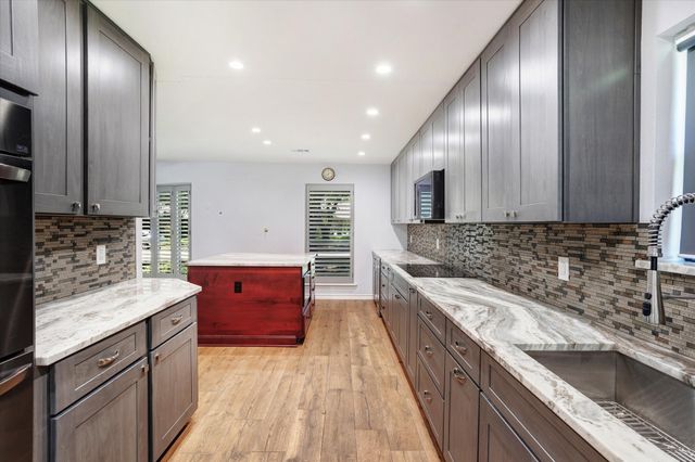 813 Grinnell Drive, Richardson, TX 75081