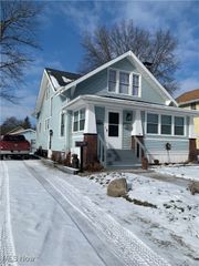 323 Wabash Avenue N, Brewster, OH 44613