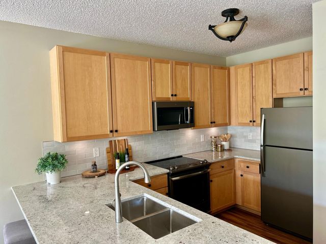 2100 Old School Road 206, Mound, MN 55364