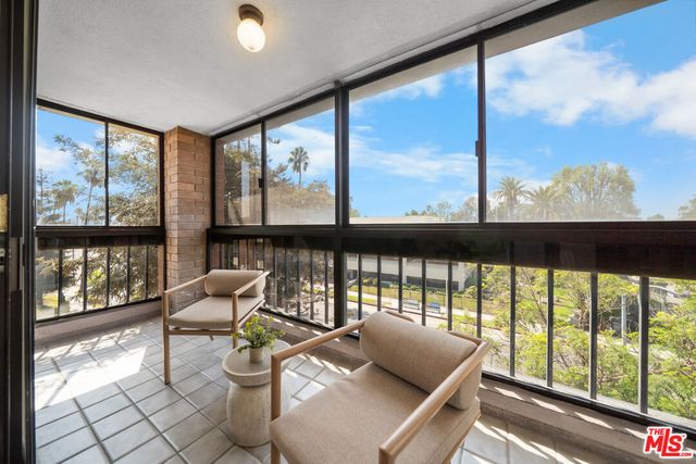 4477 Wilshire Boulevard 308, Los Angeles, CA 90010