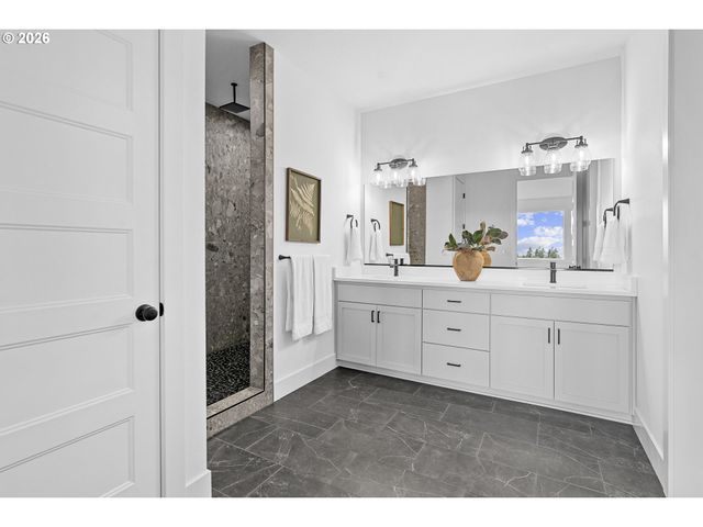 19350 Ne TRUNK Rd, Dundee, OR 97115