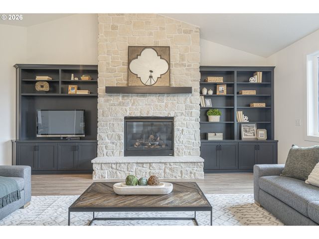 19350 Ne TRUNK Rd, Dundee, OR 97115