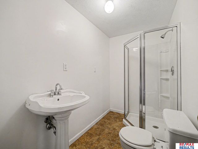 3016 S 43 Street, Omaha, NE 68105