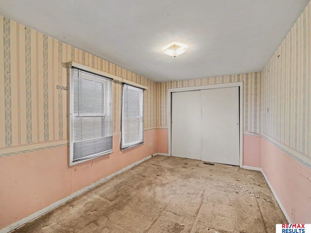 3016 S 43 Street, Omaha, NE 68105