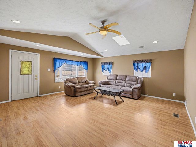 3016 S 43 Street, Omaha, NE 68105