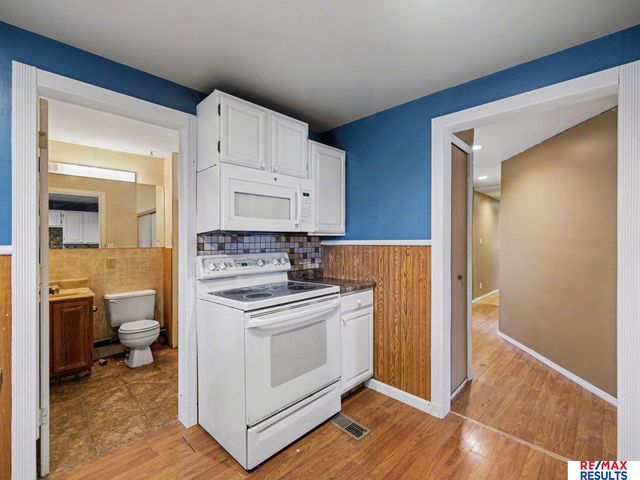 3016 S 43 Street, Omaha, NE 68105