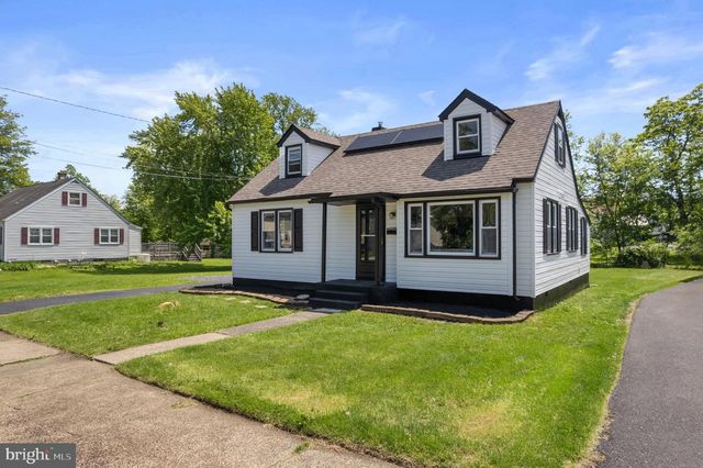 1224 W MILL ST, Quakertown, PA 18951