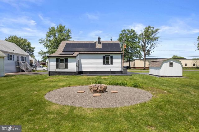 1224 W MILL ST, Quakertown, PA 18951