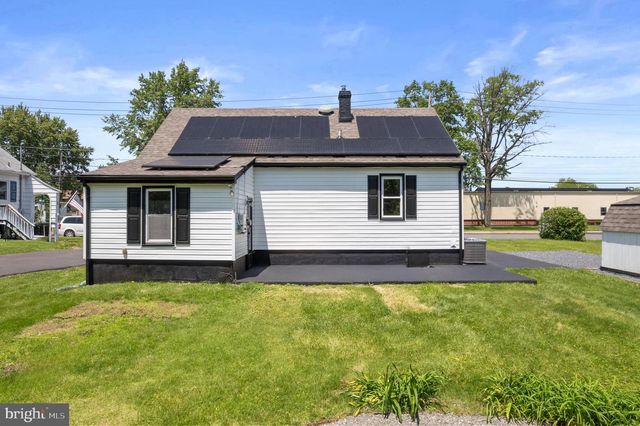1224 W MILL ST, Quakertown, PA 18951