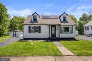 1224 W MILL ST, Quakertown, PA 18951