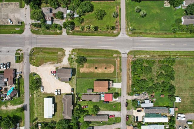 204 19th Street, Dickinson, TX 77539