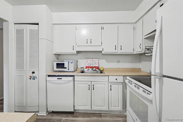 7345 Woodview Street 1, Westland, MI 48185
