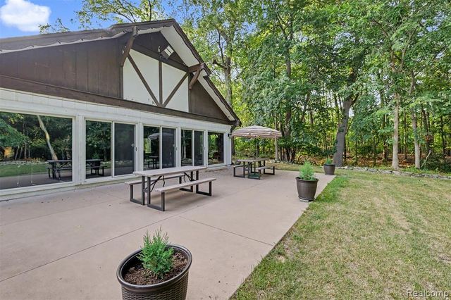 7345 Woodview Street 1, Westland, MI 48185