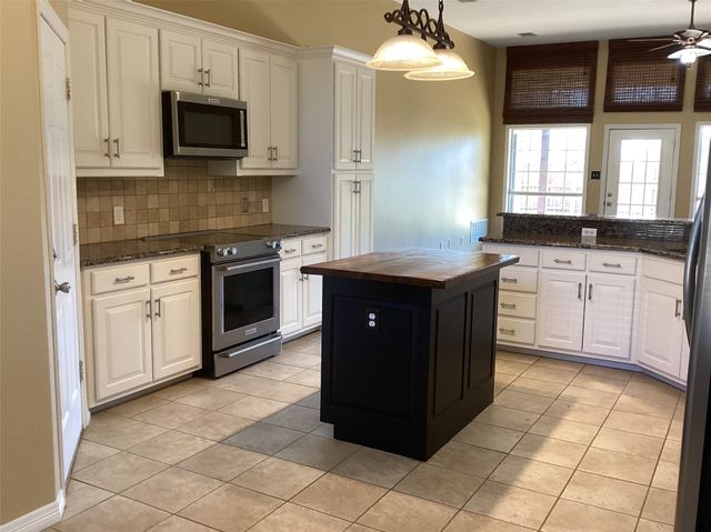 111 Reba Road, Heath, TX 75032
