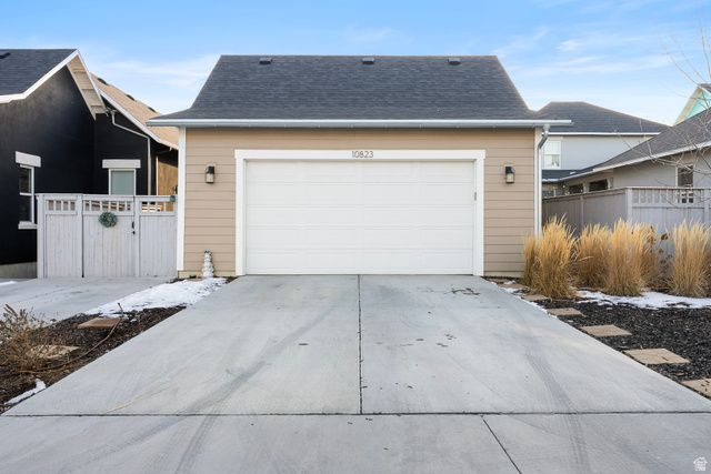 10823 S LAKE AVE, South Jordan, UT 84009