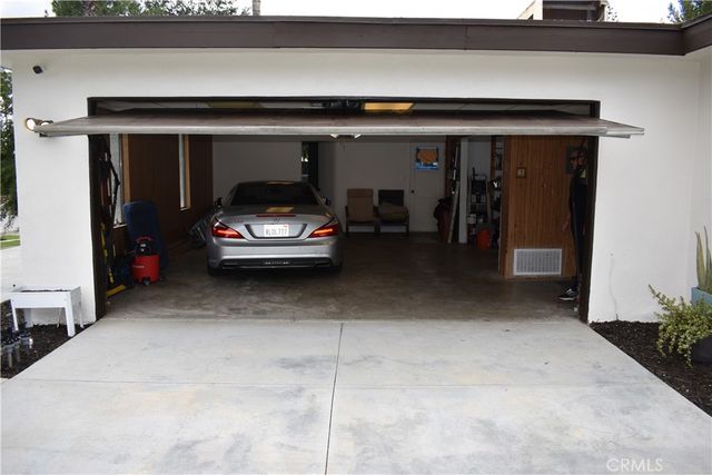 1156 Lyndhurst Drive, Riverside, CA 92507