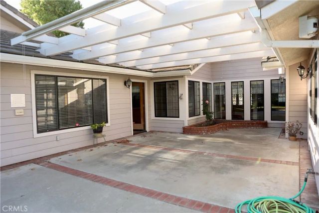 1340 Foxenwood Drive, Santa Maria, CA 93455