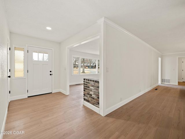 1924 E 45th Street, Joplin, MO 64804