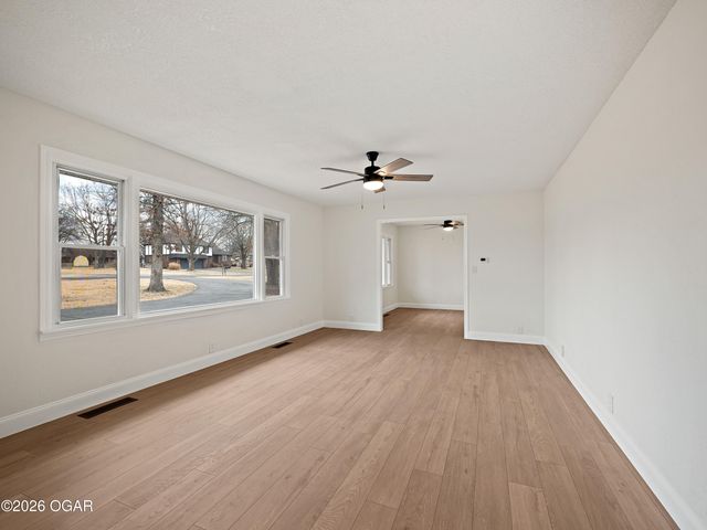 1924 E 45th Street, Joplin, MO 64804