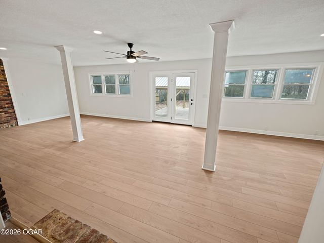 1924 E 45th Street, Joplin, MO 64804