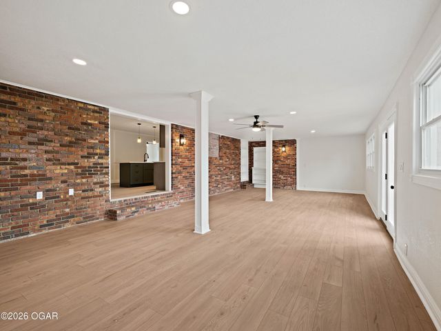 1924 E 45th Street, Joplin, MO 64804