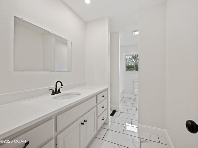 1924 E 45th Street, Joplin, MO 64804