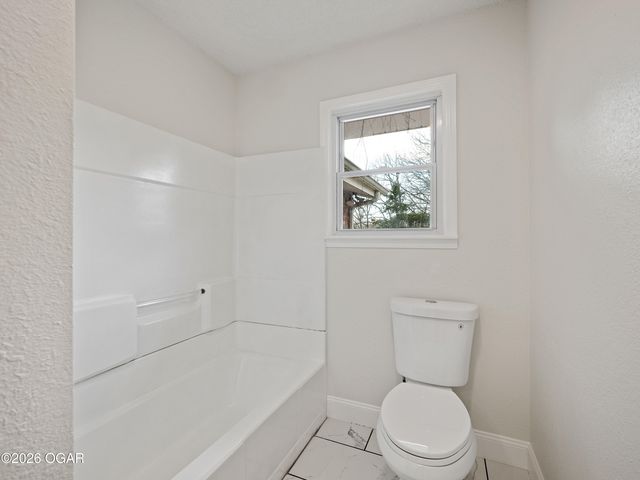 1924 E 45th Street, Joplin, MO 64804