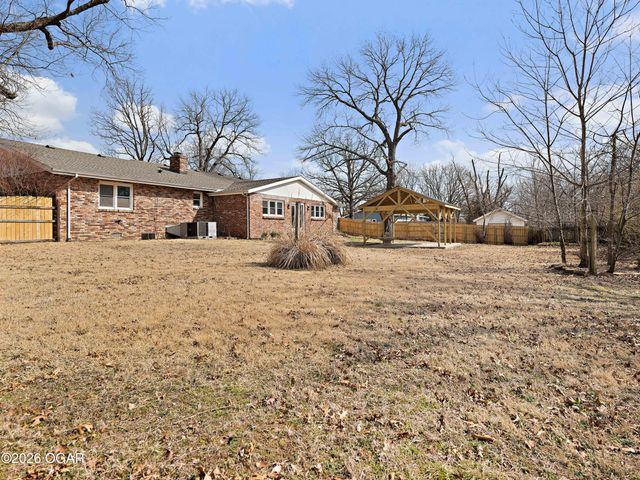 1924 E 45th Street, Joplin, MO 64804