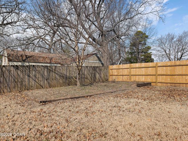 1924 E 45th Street, Joplin, MO 64804