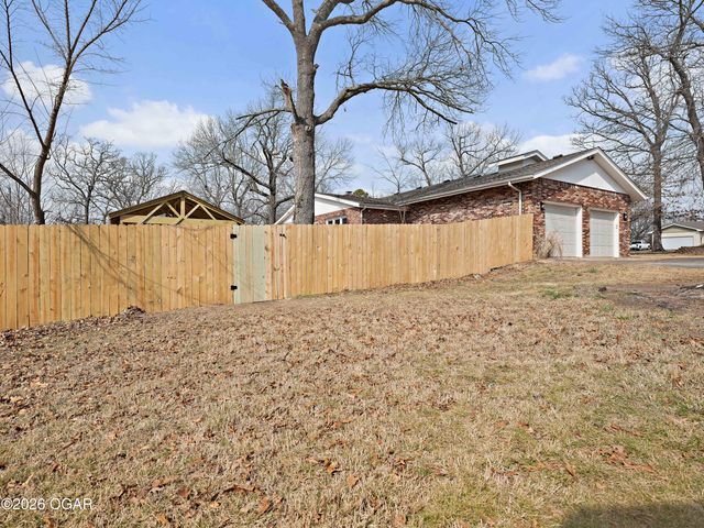 1924 E 45th Street, Joplin, MO 64804