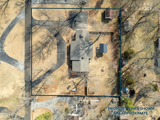 1924 E 45th Street, Joplin, MO 64804