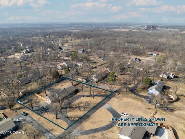 1924 E 45th Street, Joplin, MO 64804