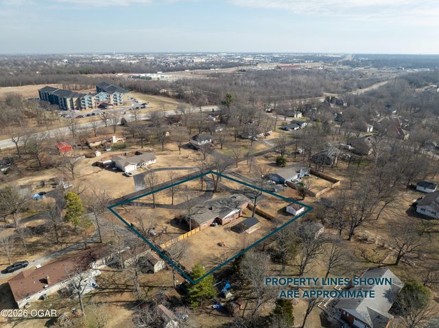 1924 E 45th Street, Joplin, MO 64804