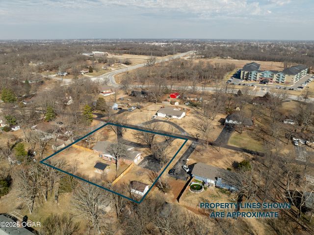 1924 E 45th Street, Joplin, MO 64804