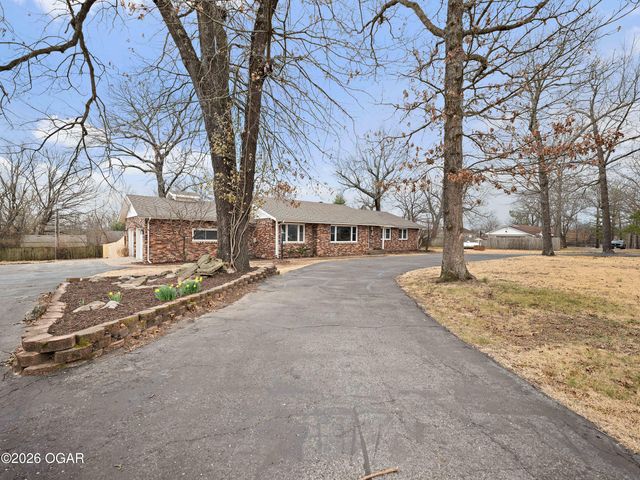 1924 E 45th Street, Joplin, MO 64804