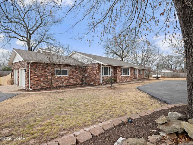 1924 E 45th Street, Joplin, MO 64804