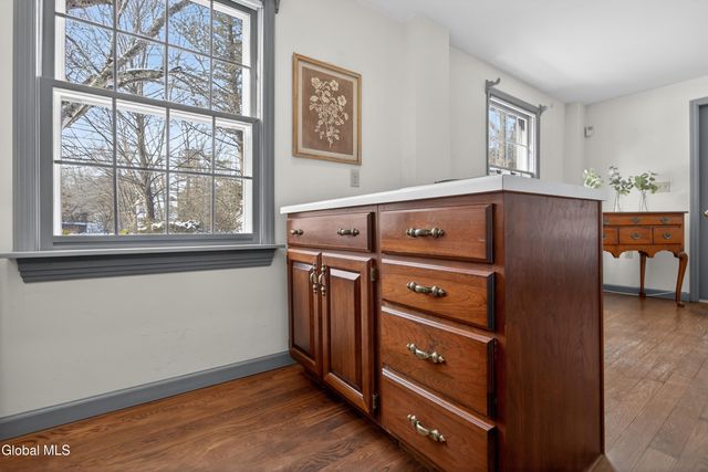 664 St. David's Lane, Niskayuna, NY 12309