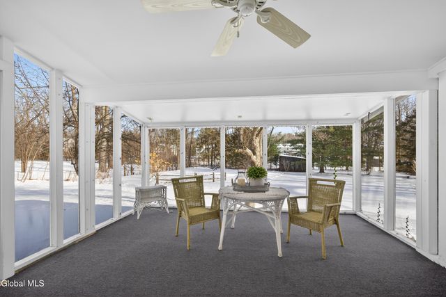 664 St. David's Lane, Niskayuna, NY 12309