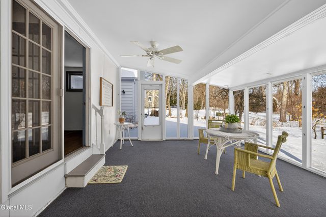 664 St. David's Lane, Niskayuna, NY 12309