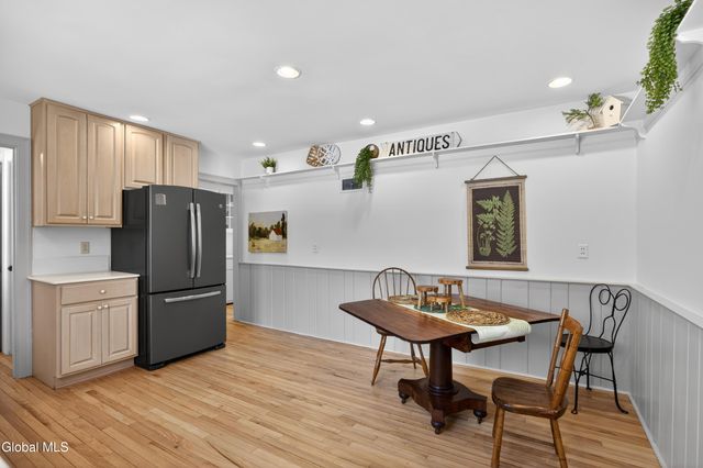 664 St. David's Lane, Niskayuna, NY 12309