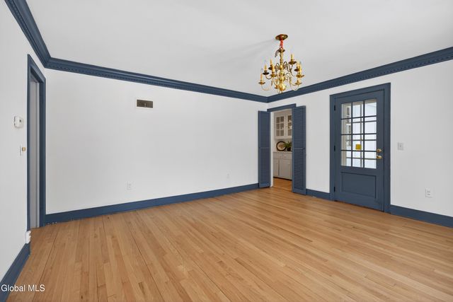 664 St. David's Lane, Niskayuna, NY 12309